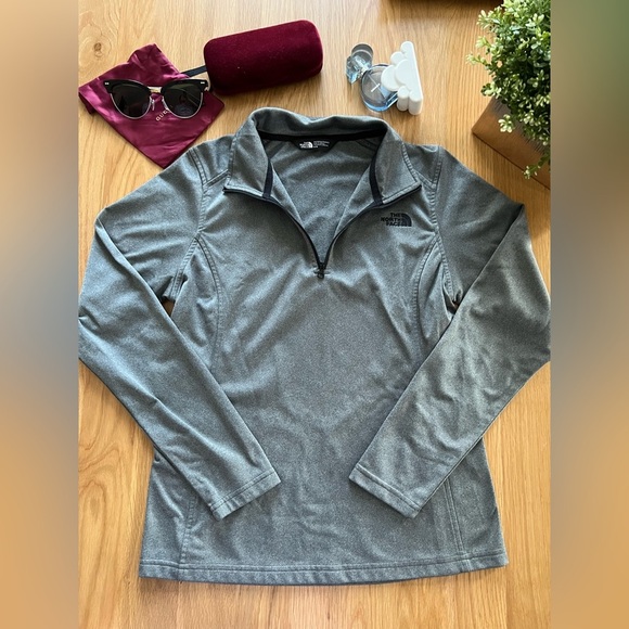 The North Face Women’s Pullover - Picture 2 of 5